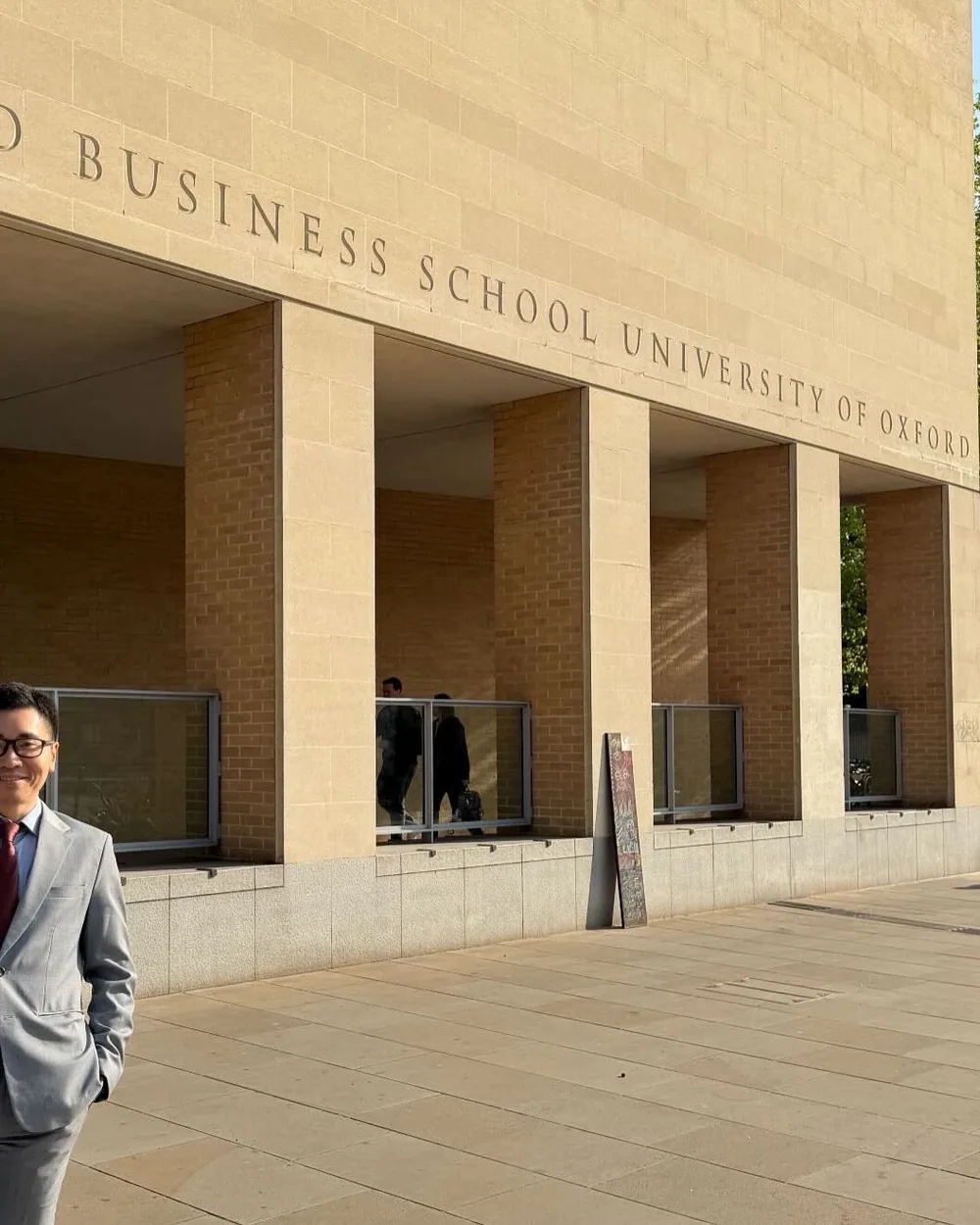 Dr Kenneth Lee at Oxford Saïd Business School for the LOSD Excellence Awards