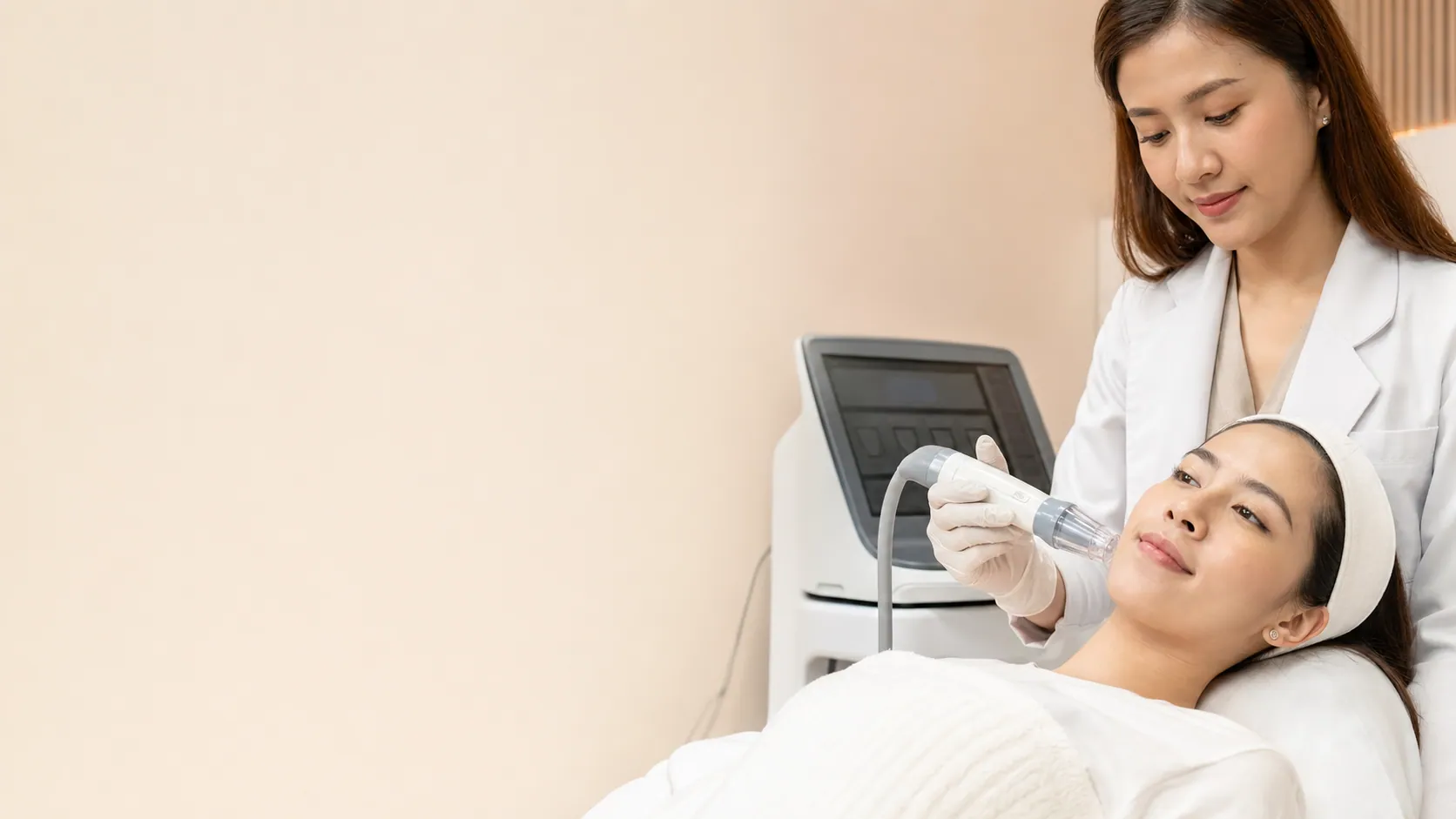 Doctor preparing RF microneedling treatment for acne scar texture in Johor Bahru